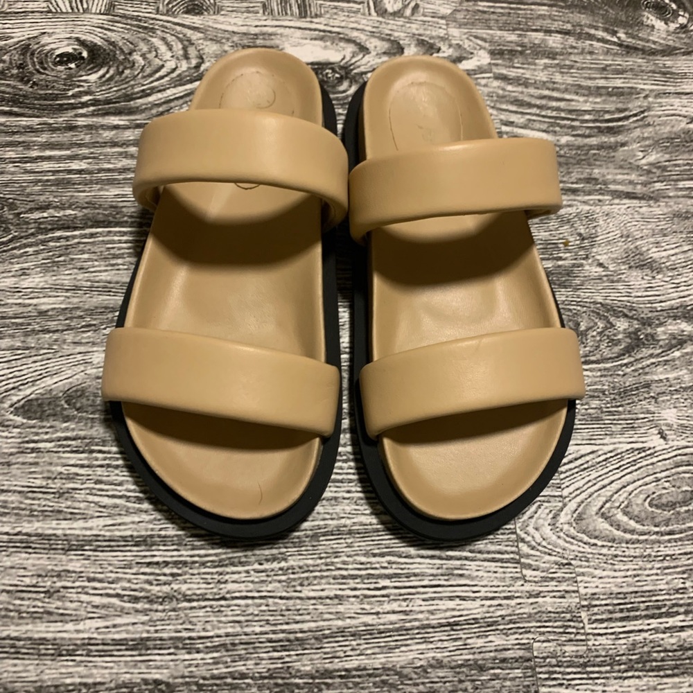 Women’s REAL LEATHER NWB tan double strap slip on